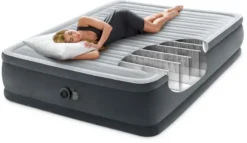 Intex Comfort Plush Hoog Luchtbed - Queensize - Ingebouwde Elektrische Pomp 15 Intex Comfort Plush Hoog Luchtbed - Queensize - Ingebouwde Elektrische Pomp -Campingreeksen Winkel 1320 1900 64414 inuse3 2023 300