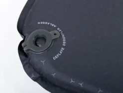 Exped SIM 3.8 M Zelfopblazende Slaapmat -Campingreeksen Winkel 1441 1900 sim black valve close