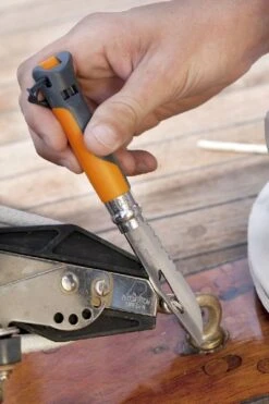 Opinel N°08 Outdoor Zakmes - Oranje -Campingreeksen Winkel 3123840015779 opinel outdoor 8 oranje sfeer6 resultaat