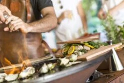 OFYR Island Corten 85 Teak Wood -Campingreeksen Winkel 800 1200 ofyr locatie shoot2295