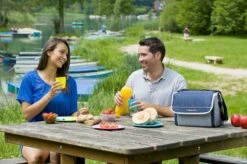 Campingaz Fold 'N Cool Koeltas - 10 Liter -Campingreeksen Winkel 900 1353 cooler fold n cool 10l dark blue 2000011723 lifestyle 2