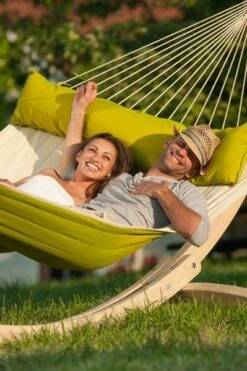 La Siesta Alabama Kingsize 2 Persoons Hangmat - Avocado 6 La Siesta Alabama Kingsize 2 Persoons Hangmat - Avocado -Campingreeksen Winkel 900 598 nqr14 41 alabama avocado quilted kingsize spreader bar hammock image 05